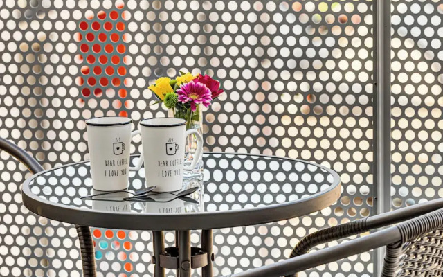 ARI - AFI Mall Luxurious Apartments