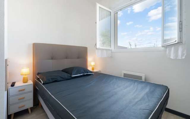 Bright Retreat Near Beach