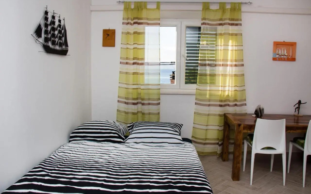 Apartments by the sea Krilo Jesenice, Omis - 14459