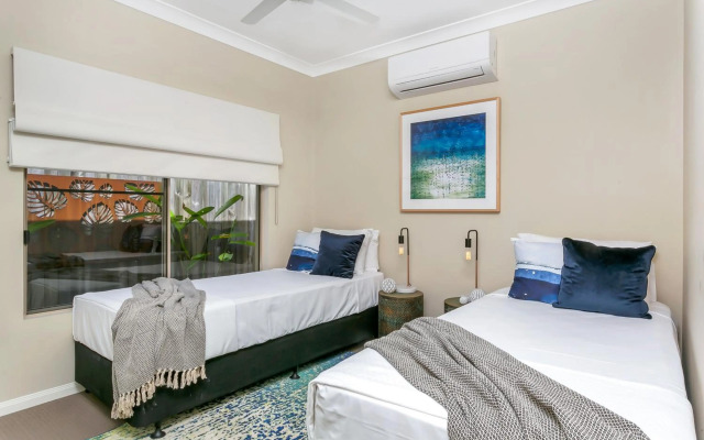 Escapades @ Palm Cove