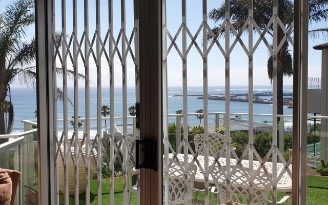 Blue Water Bay Holiday House