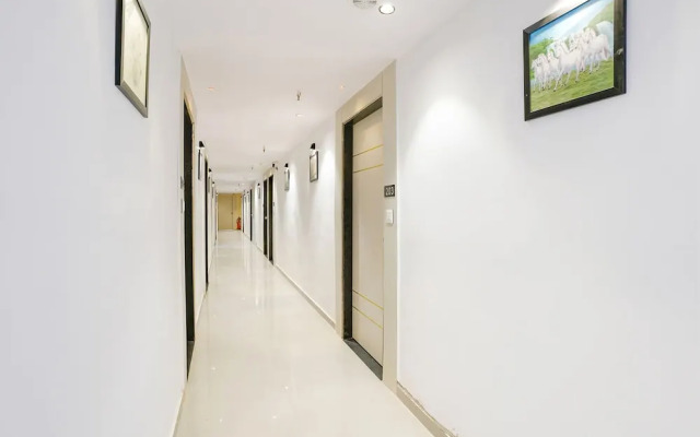 Fabhotel Grey Sky