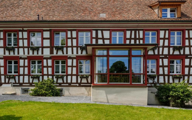Historische Residenz Lindeneck — 3-star hotel in Guettingen