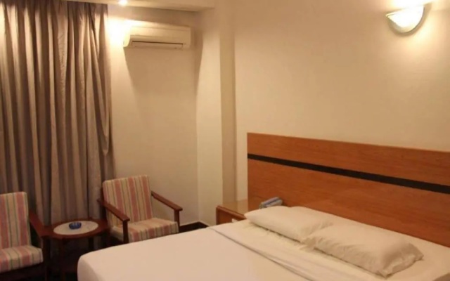 Paradise Hotel