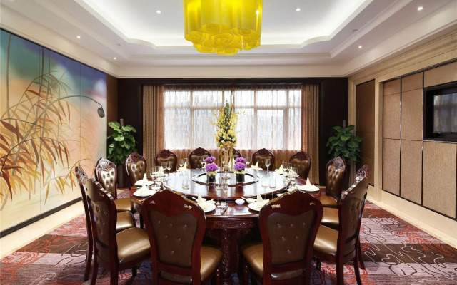 Yiwu Zhonglian Kaixin Hotel