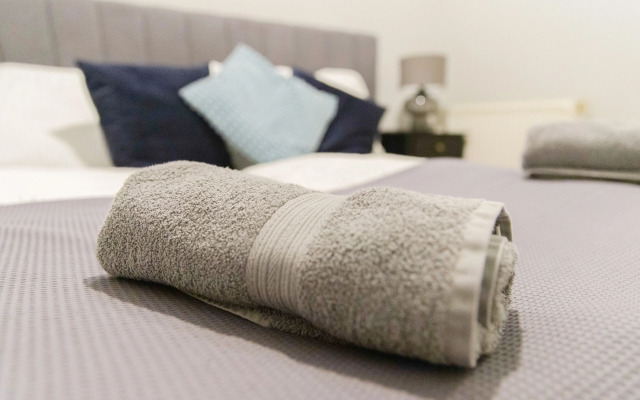 King bed, central and near metro