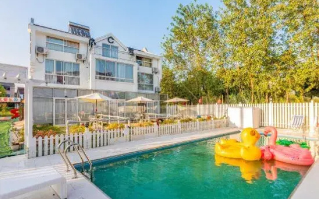 YunLu Homestay (Shanghai International Tourism Resort)