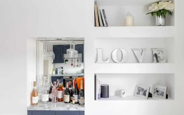 Modern 2 Bedroom Apartment in Wimbledon With Garden