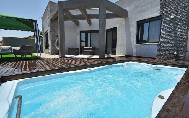 Hamir Villa