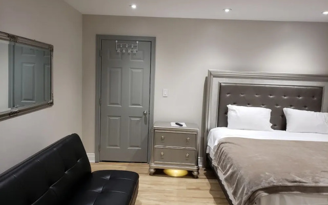 Toronto Rooms and Suites