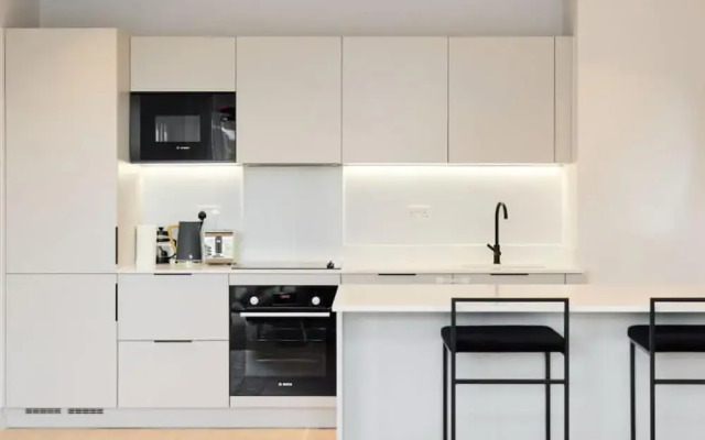 The Brondesbury Scenery - Bright 1bdr Flat With Balcony Parking