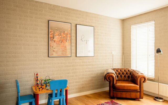 Family Villa Near the Ijsselmeer and Forrest