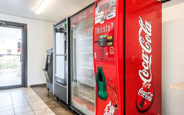 Motel 6 Longview, TX