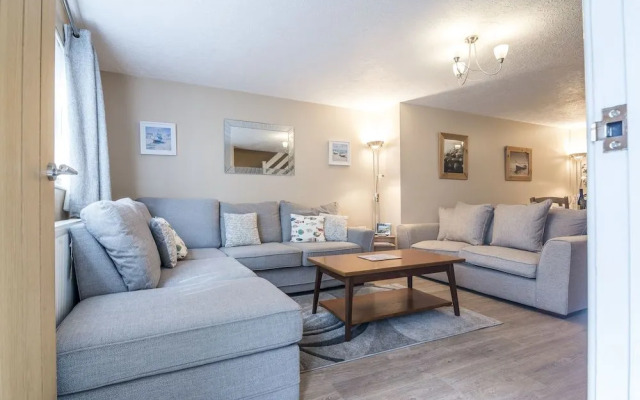 Harry's - 2 Bedroom Holiday Home - Tenby