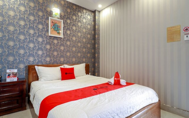 RedDoorz The Sun Hotel near Duong Quang Ham Street