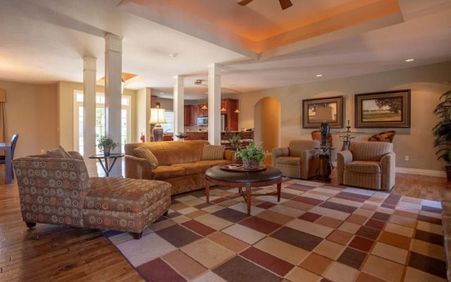 Quaint Quarters 4 Bedroom Villa by RedAwning