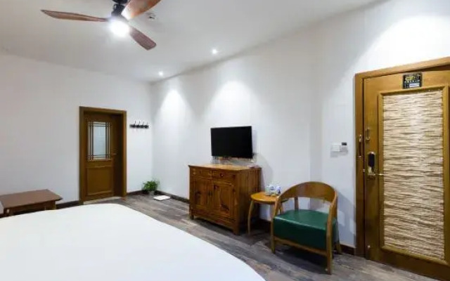Youjian Xiaoyuan Hot Spring Hostel