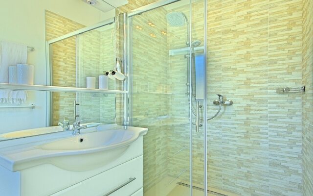 Peaceful Villa in Sveti Lovrec With Swimming Pool