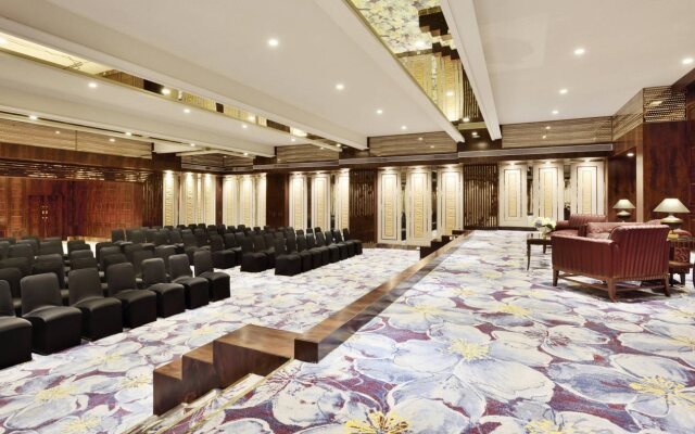 Sheraton Grand Pune Bund Garden Hotel