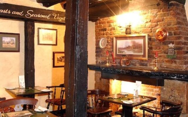 The New Inn by Roomsbooked