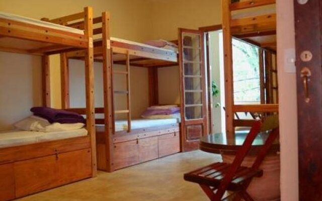 Escambo Hostel