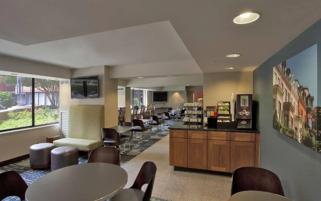 Georgetown Suites