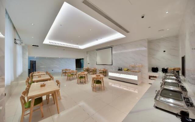 Starway Hotel Shanghai Hongqiao Hub Qibao