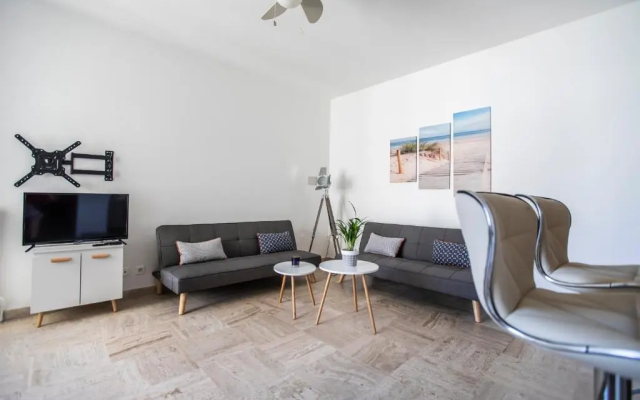 ++++ renovated cosy 50m2 sunny flat / balcony / close to beach and to the Palais des festivals ++++ - Hotel in Cannes - Photo 3