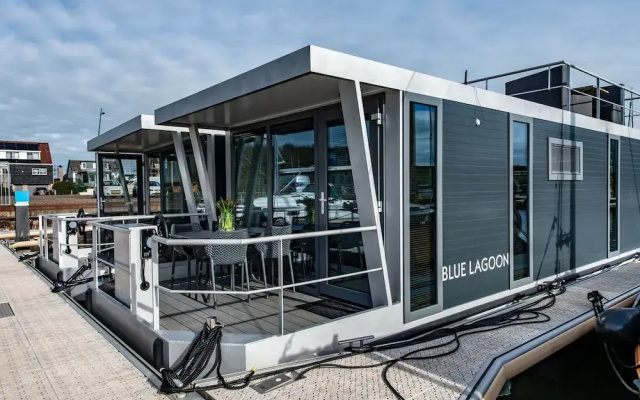 Waterlodge in Kamperland by Veerse Meer