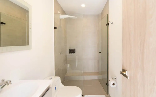 W Contemporary Loft w AC in Trendy Laureles