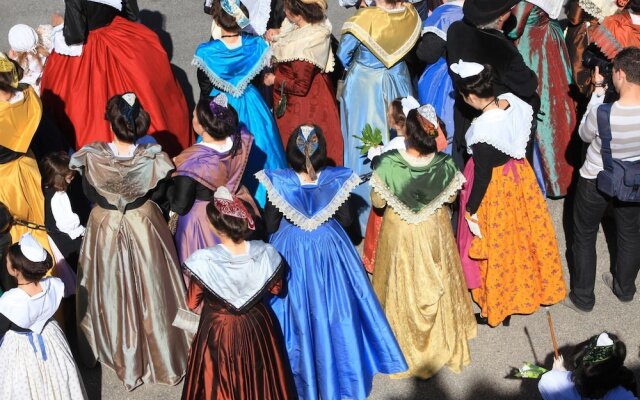 Apartment With one Bedroom in Maussane-les-alpilles, With Pool Access,