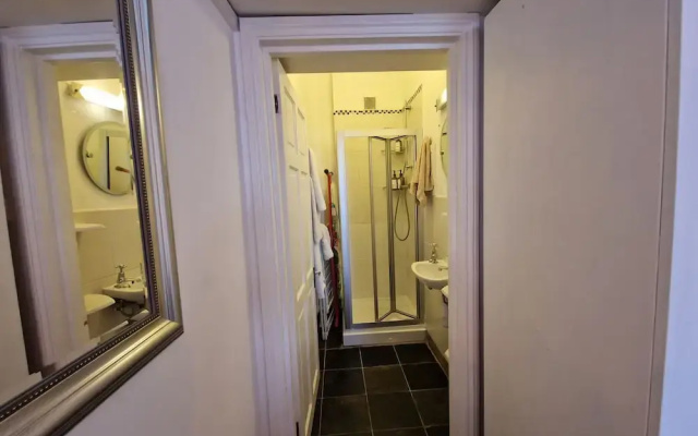 Charming 1-wall Bed Comfortable Studio in Nwlondon