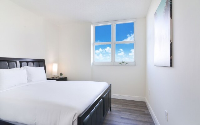 Intracoastal Yacht Club By Hosteeva