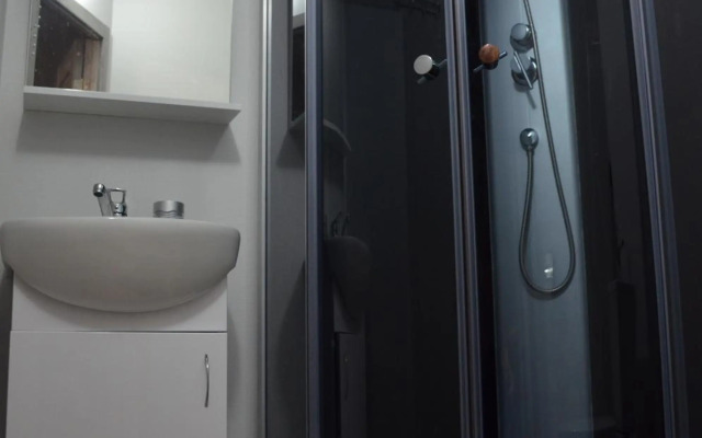 Апартаменты на Александра Поля (Кирова) 90