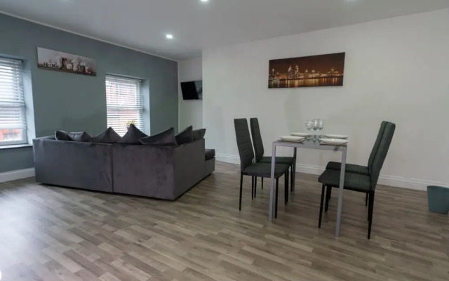 City Centre Modern 4 Person Apartment