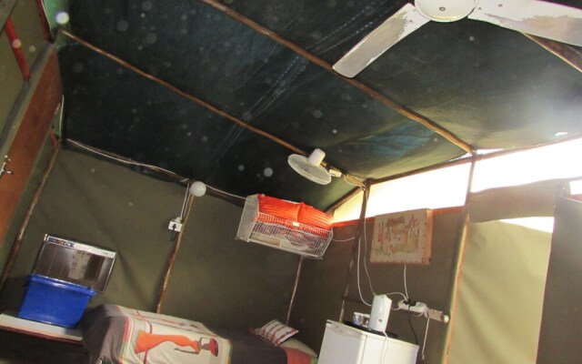 Amanzimlotzi Riverside Bush Camp