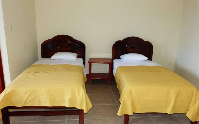 Gloria-Galápagos Inn