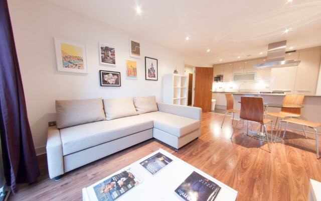 Elegant, Modern Flat in Central London, For 4