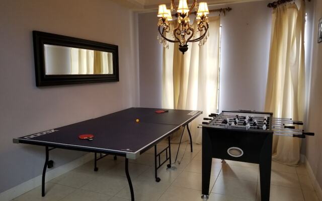 Mansion Getaway - Sleeps 24