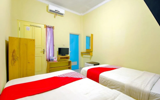 RedDoorz near Amikom Yogyakarta 3