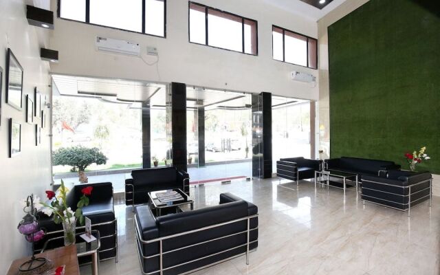 OYO 12767 Hotel Grand Chinar