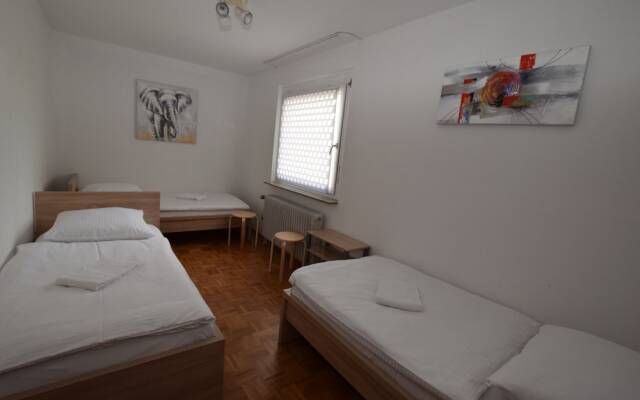 AB Apartment 83