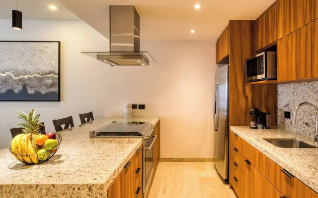 Group Apt #13 #16, no View, 3br, 12 pax