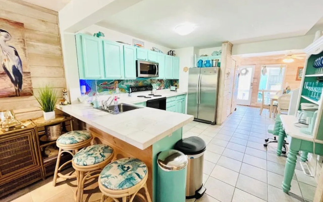 SEA Strand Court 3 #22