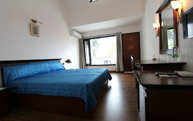8fold-Pinecrest By LaRiSa, Bhimtal