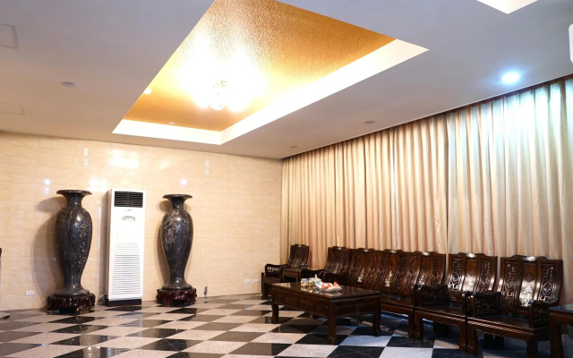 Gin Jian Commerical Hotel