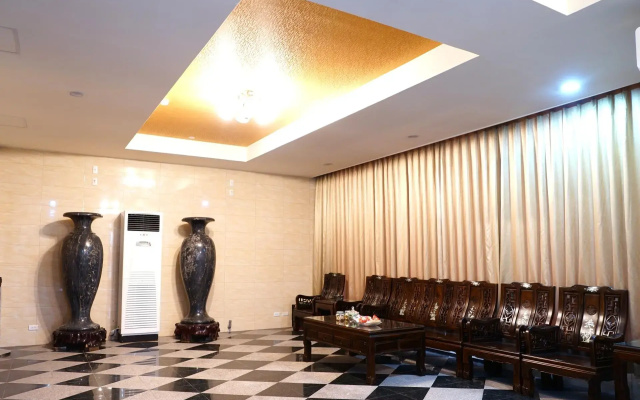 Gin Jian Commerical Hotel