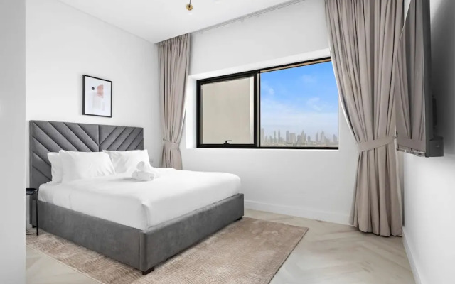 Luxurious 1-bedroom Apart With Dubai Skyline View