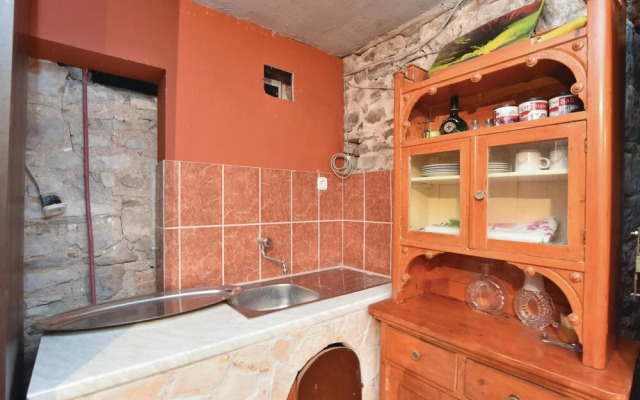 Awesome Home in Grohote With Wifi and 4 Bedrooms