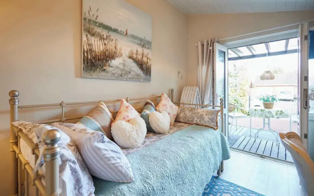 Host Stay The Cheeky Squirrel